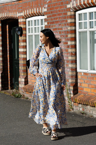 Careless Belle Chiffon maxikjole - Blue Floral