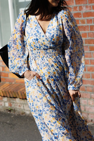 Careless Belle Chiffon maxikjole - Blue Floral