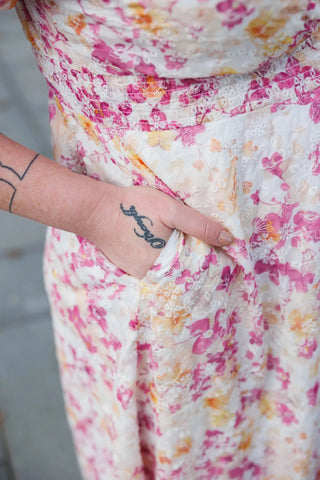 Careless Belle Embroidery - Rosa