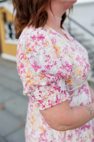 Careless Belle Embroidery - Rosa