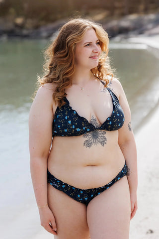 Careless Cuba Ruffles bikinitopp - Mørkeblå - Floral