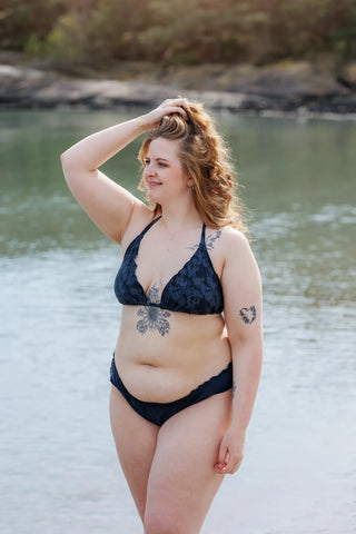 Careless Cuba Ruffles bikinitopp - Mørkeblå - Petal Whisper