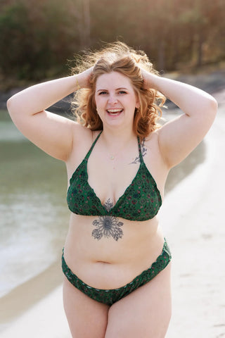 Careless Cuba Ruffles bikinitopp - Mørkegrønn - Flower Fantasia