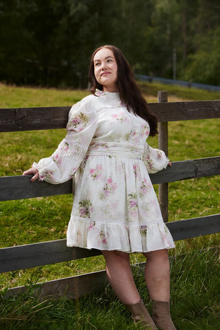 Careless Guro kjole kort - Cream