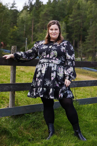 Careless Guro kjole kort - Svart