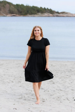 Careless Kjole Lilje kjole - Svart