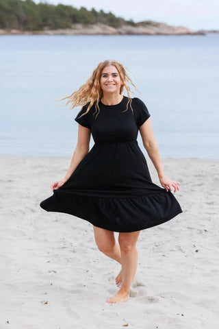 Careless Kjole Lilje kjole - Svart