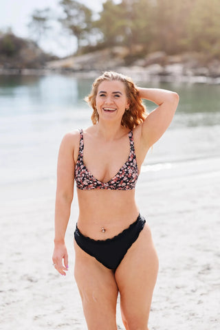 Careless Ruffles bikini string - Svart