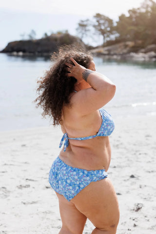 Careless Ruffles bikinitruse - Lyseblå - Flower boom groups