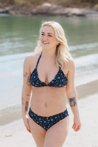 Careless Ruffles bikinitruse - Mørkeblå - Floral