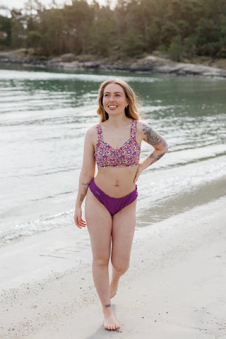 Careless Ruffles bikinitruse -  Mørkelilla