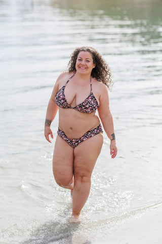 Careless Ruffles bikinitruse -  Svart - Flower boom