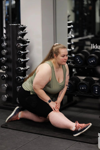 Careless Treningsshorts Active scrunch shape midi biker shorts - Black