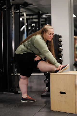 Careless Treningsshorts Active scrunch shape midi biker shorts - Black