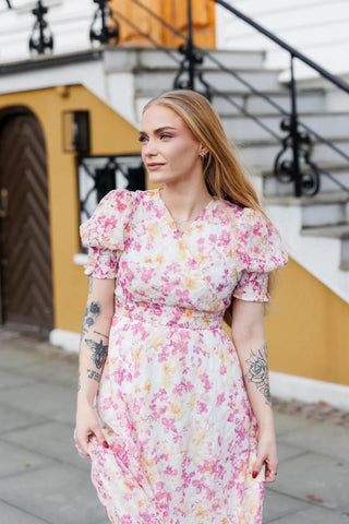 Careless Belle Embroidery - Rosa