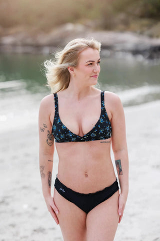 Careless Bikinitruse Ruffles Bikinitruse - Svart