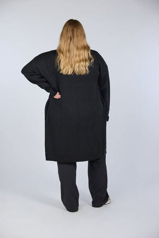 Careless Cardigan Kathrine Strikk Lang Cardigan - Svart