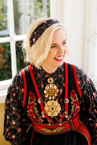 Careless Festsjal Festsjal - Black floral