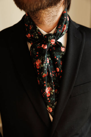 Careless Festsjal Festsjal - Black floral