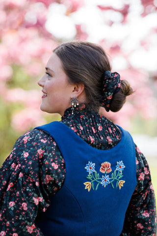 Careless Festsjal Festsjal - Black floral